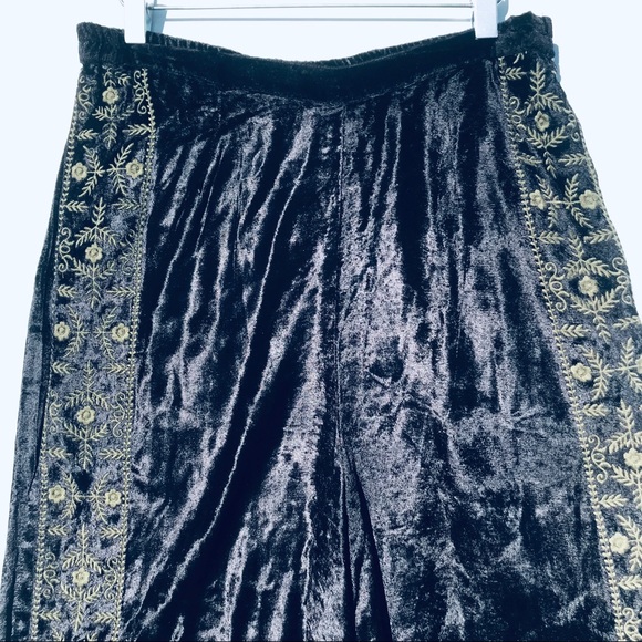 WORLD MARKET SIZE Small Medium Pants Black Velour Wide Leg Embroider SKU# 545016 - Picture 3 of 13
